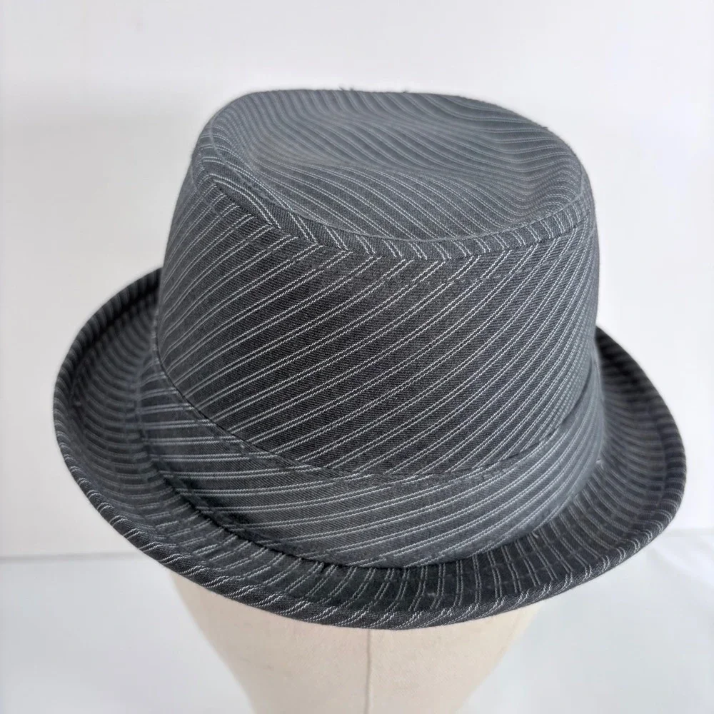 Goorin Bros Fedora Hat Gray Pinstripe Stingy Brim Castle Logo Pin Small